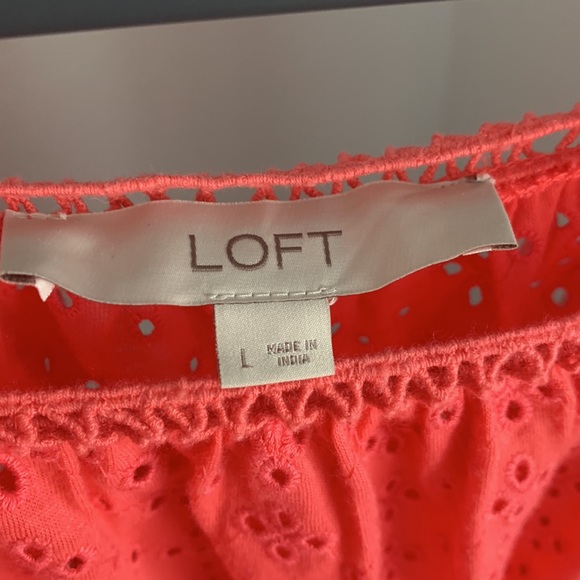 Loft size large coral eyelet and ruffle sleeve top 100% cotton - Picture 2 of 3